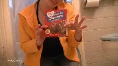 Scat Goddess Amanda - Shitty Pissy Spit Brownies