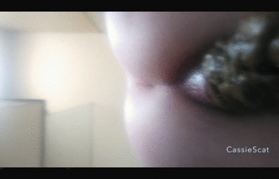 CassieScat - ENORMOUS Shit + the Meals That Made it (POV Feeding)
