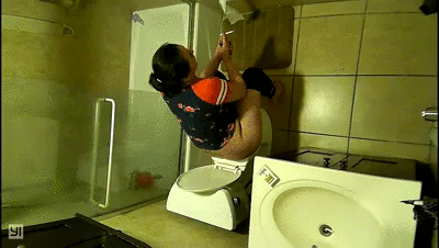 Voyeur House at Yezzclips.com - Showing Item 134835