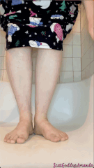 Scat Goddess Amanda - Pushing Out A Big Morning Turd