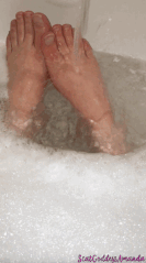 Scat Goddess Amanda - Bubbles Toes Pussy Poop