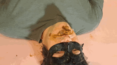 Club der Scheissefresser by MISTRESS LUCIANA - Meinem Nachbarn ins Maul geschissen