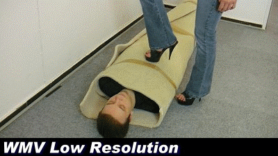 Boss Girls Productions - Jeans sitting with Katharina (WMV Low Resolution)