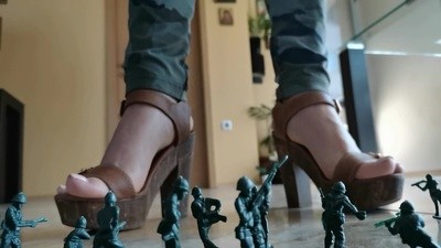 Giantess War Machine - Foot, Heel, Cunt and Pissing Devastation