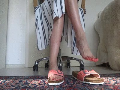 Sexy feet in apricot patent leather slippers