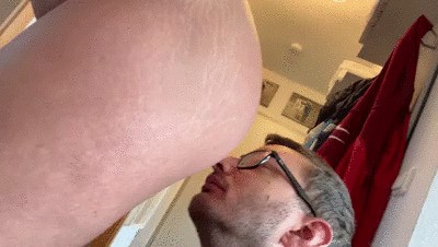 Spontaneous fart clip