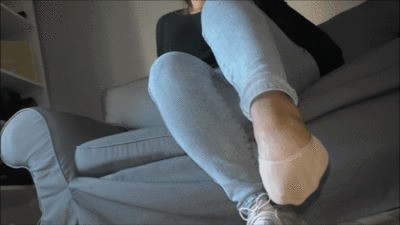 Fascinația Picioarelor Transpirate în Ciorapi de Nylon — Lady Shay