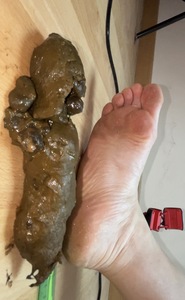 SWALLOW MY TURD AS BIG AS MY FOOT!!!