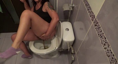 Mistress Roberta - Eat from my toilet - pov