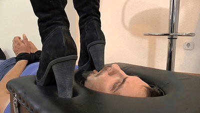Boot slave trapped and used