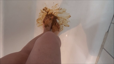 Mistress Roberta - Smearing my feet with breakfast pov