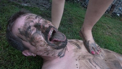 Alexandra and friend dirty mud and pants