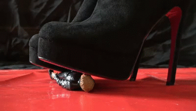 Elegáns stiletto tördel gyermekkori álmokat