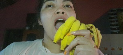 Do you like how I bite it? 🍌 Let yourself be tempted