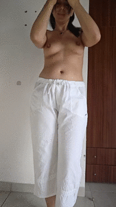 Ruining My White Pants – A Messy Experiment