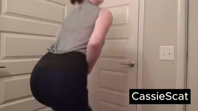 A Chaotic and Humiliating Bathroom Mishap + Unfortunate Smearing