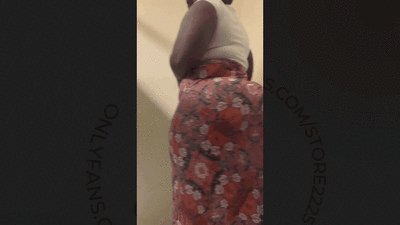 Thumbnail of Too Luxurious Office Pee Break!!