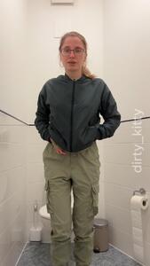 Thumbnail of Peeing in a dentists clinic in Germany