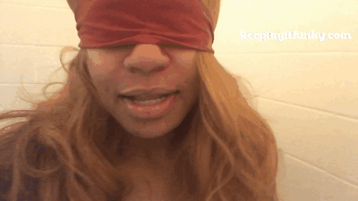 Ashlie Slavvins' Gewaagde Twist: Turd Box!
