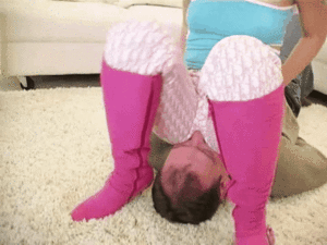 Her ass on his face