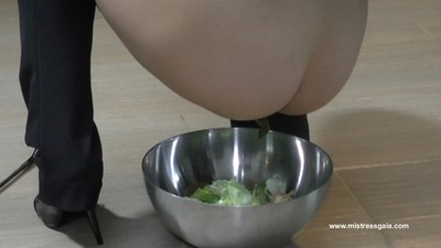 MISTRESS GAIA - FRESH SALAD TOPPED