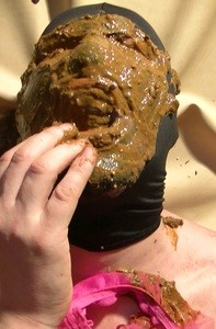 FACEFULL OF DIARRHEA AFTER GODESS VACATION