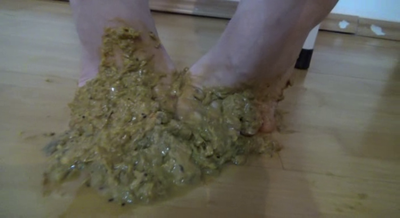 Mistress Roberta - Tasty shit feet for breakfast-pov