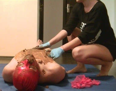 Goddess train her toilet to swallow her Kaviar
