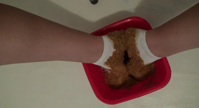 Mistress Roberta - Shit glazed white socks -pov
