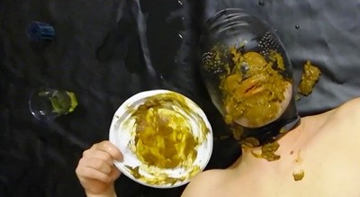 Mistress fucking and feeding her toilet sametime