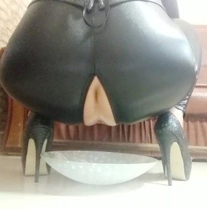 Goddess Andreea - scat meal for all toilets
