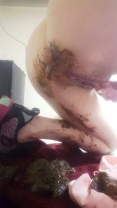Scat Mistress is BACK - hard scat feeding