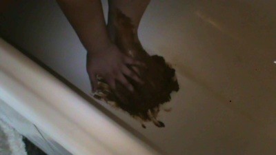 scat in bathtub